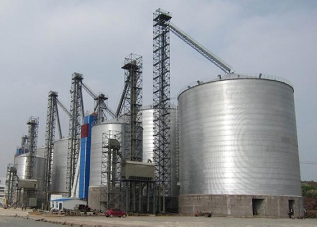 新都大型钢板库构造参数及水泥储存质量